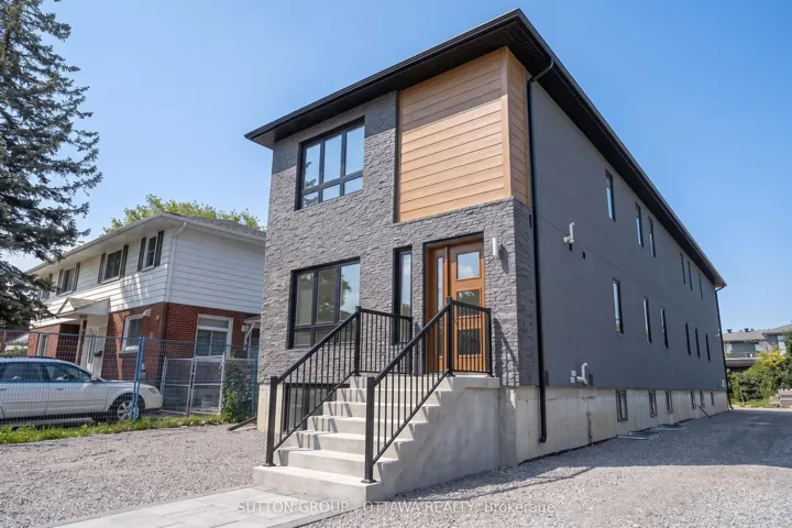 944 Woodroffe Avenue, Britannia Heights – Queensway Terrace N And Area, ON K2A 3R7