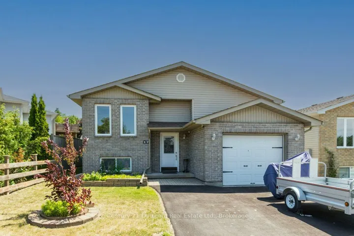 17 Mayhew Drive, Quinte West, ON K8V 6W9