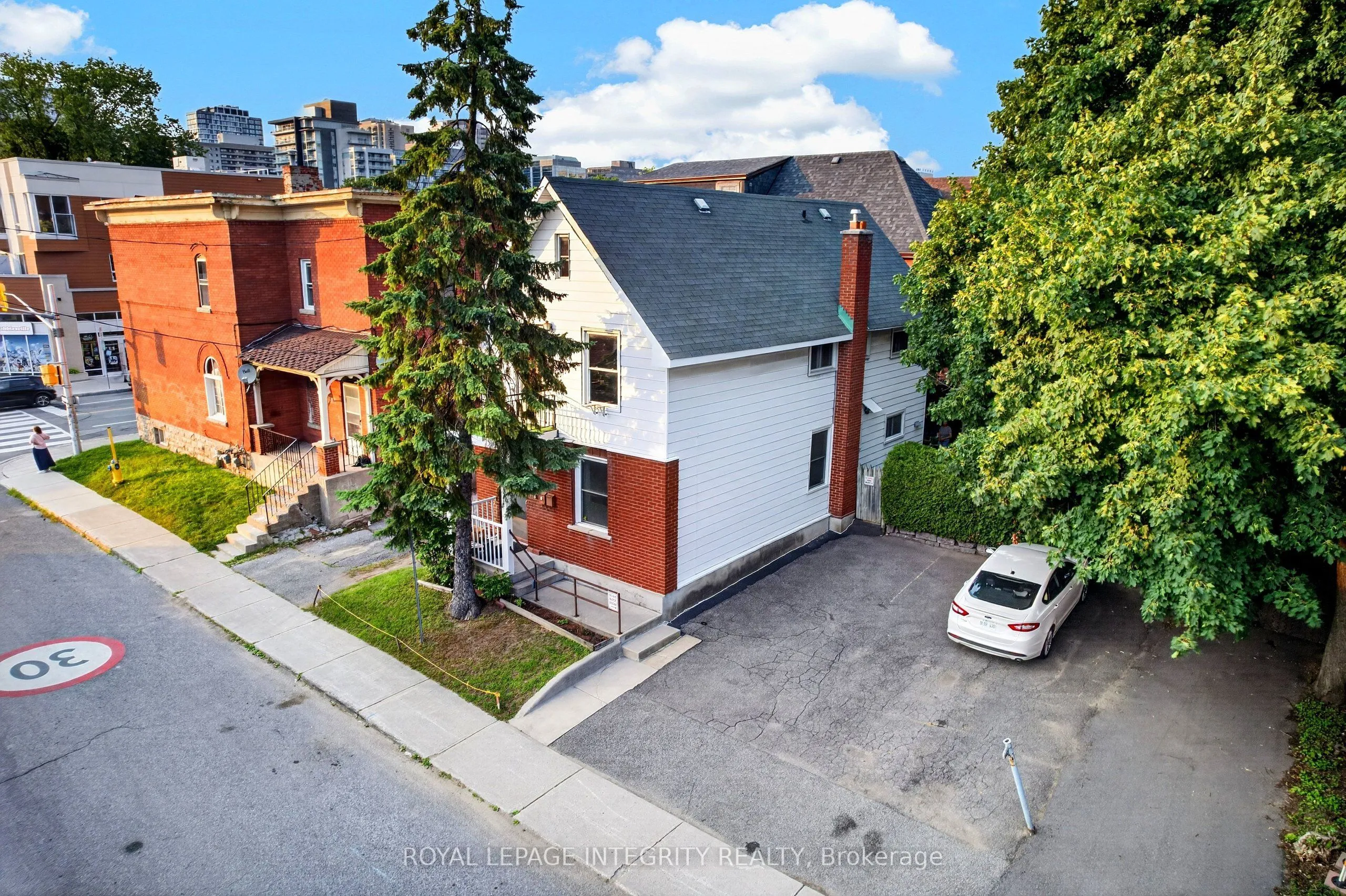 Duplex For Sale | X13621702