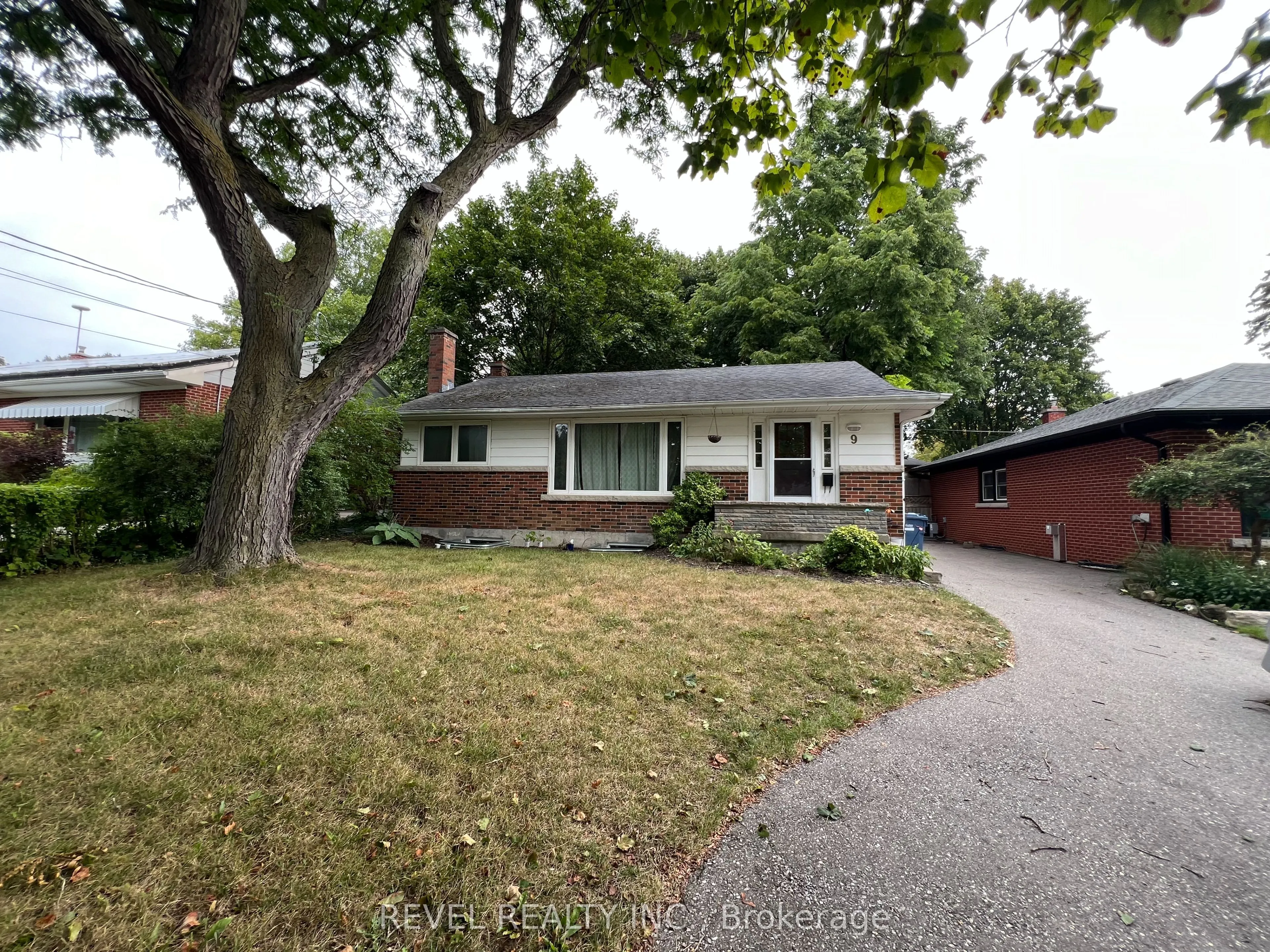 Detached Home For Lease | X13650342