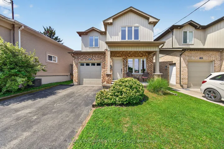 17 Grantham S Avenue, St. Catharines, ON L2P 3B3