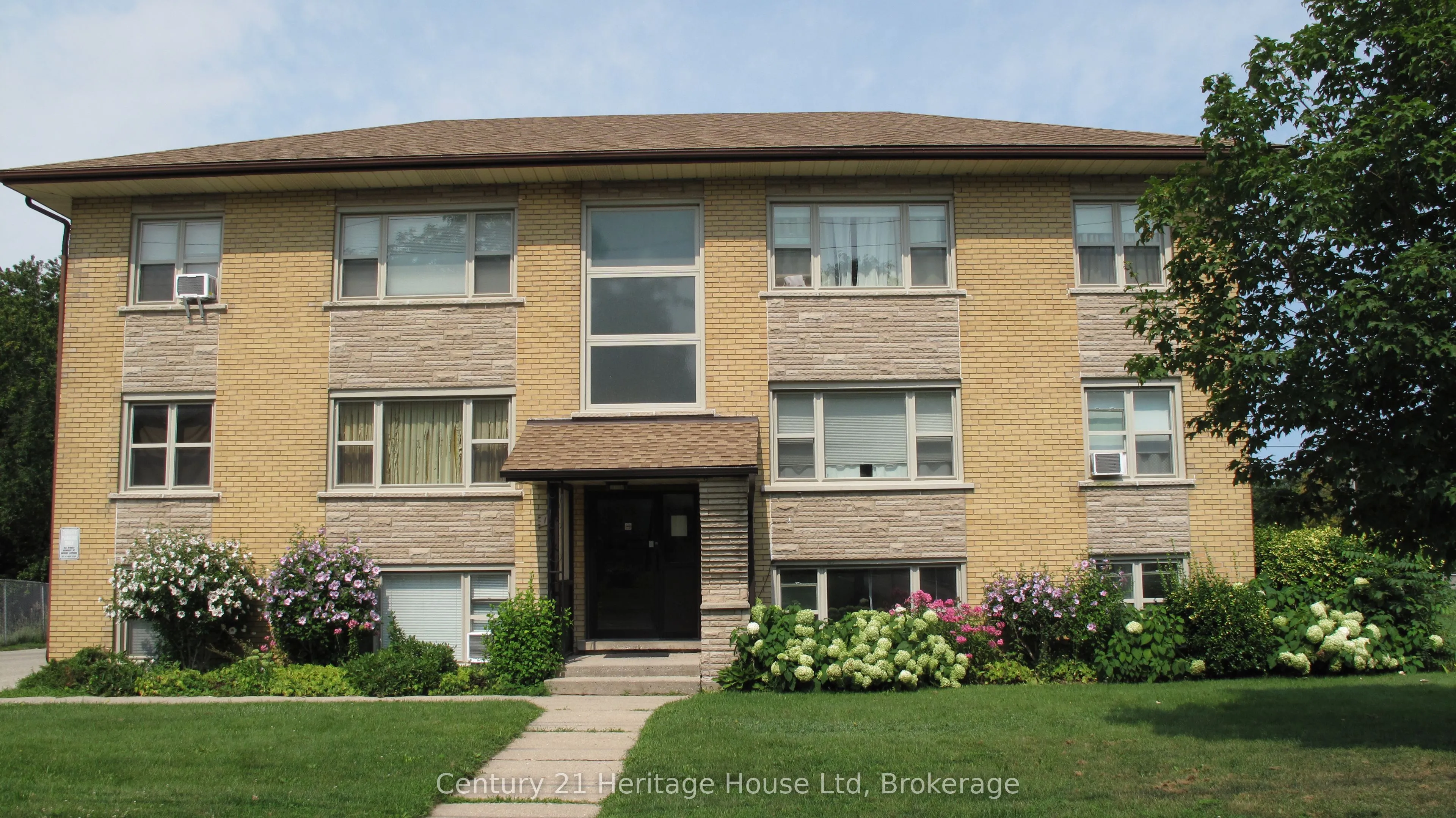 Multiplex For Lease | X13663644