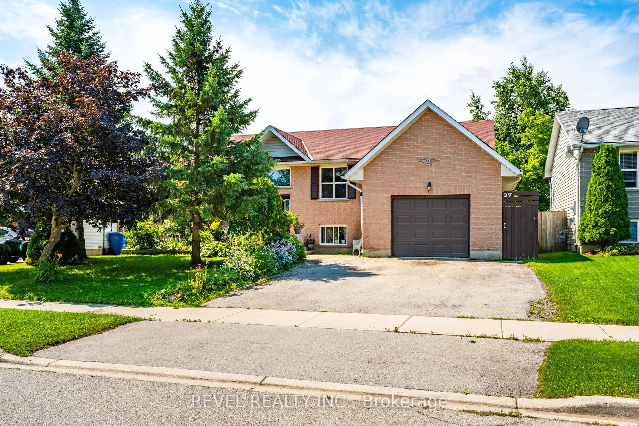 Detached Home For Sale | X13675580