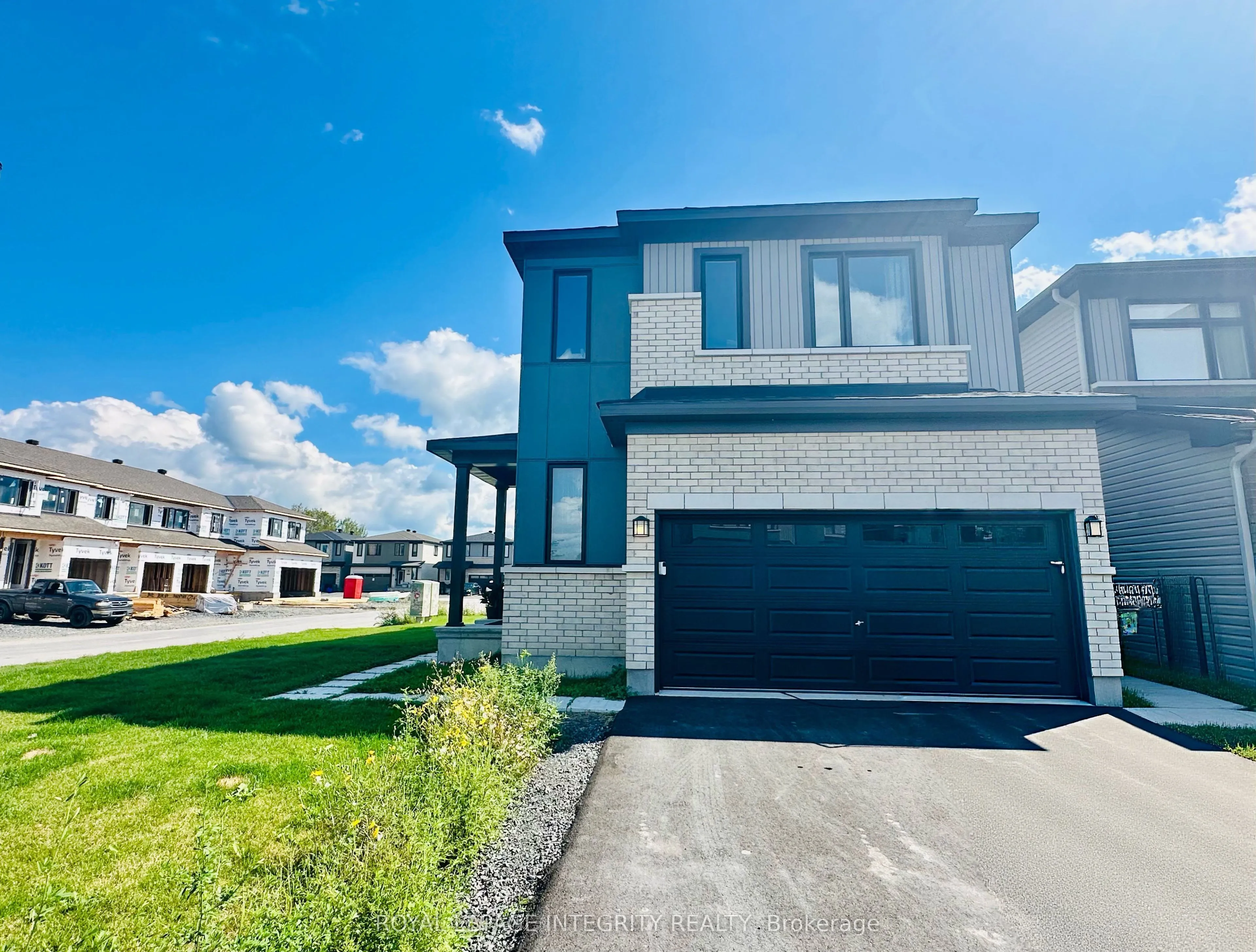 Detached Home For Lease | X13724794