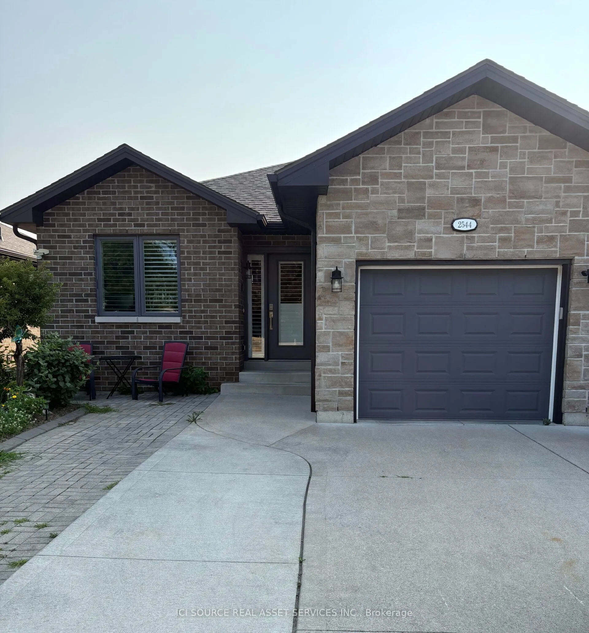 Semi-Detached Home For Lease | X13735102