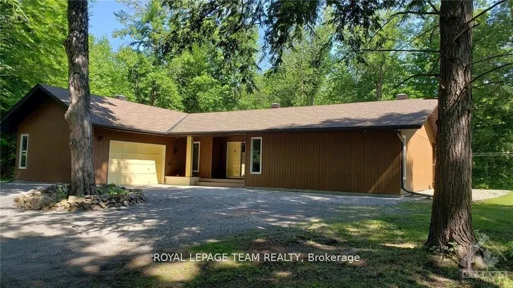 Detached Home For Lease | X13735958