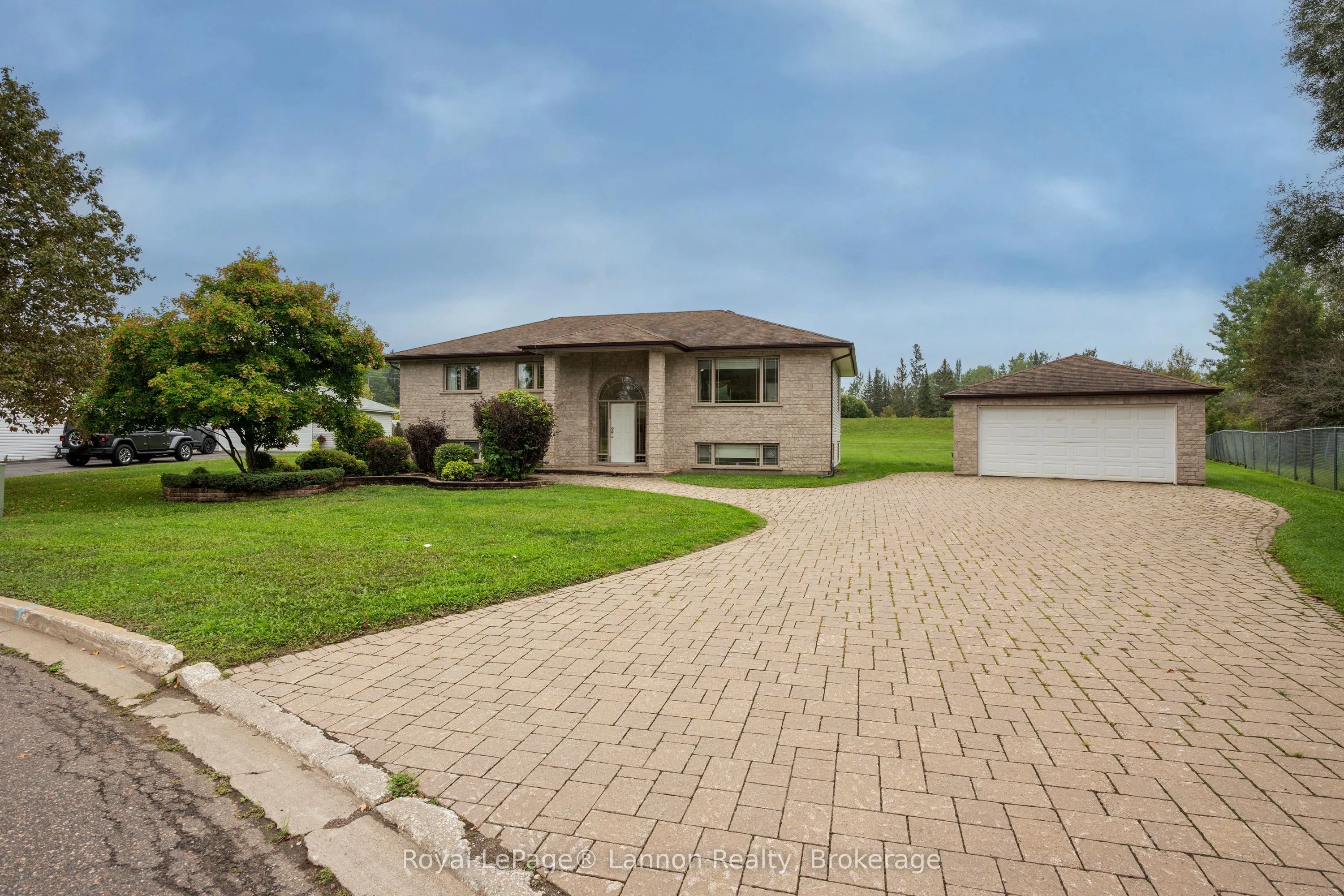 Detached Home For Sale | X13736166