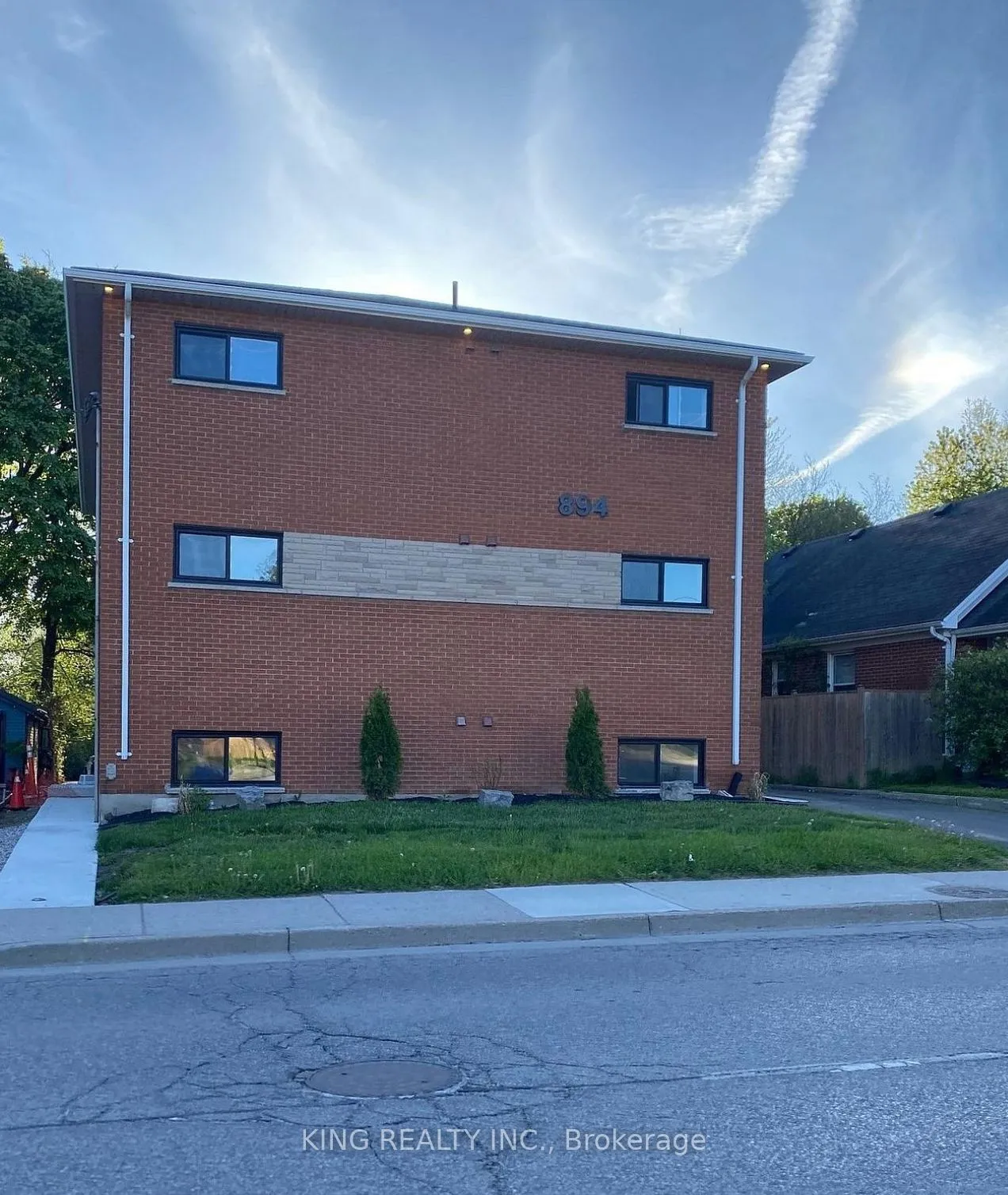 Multiplex For Lease | X13736662