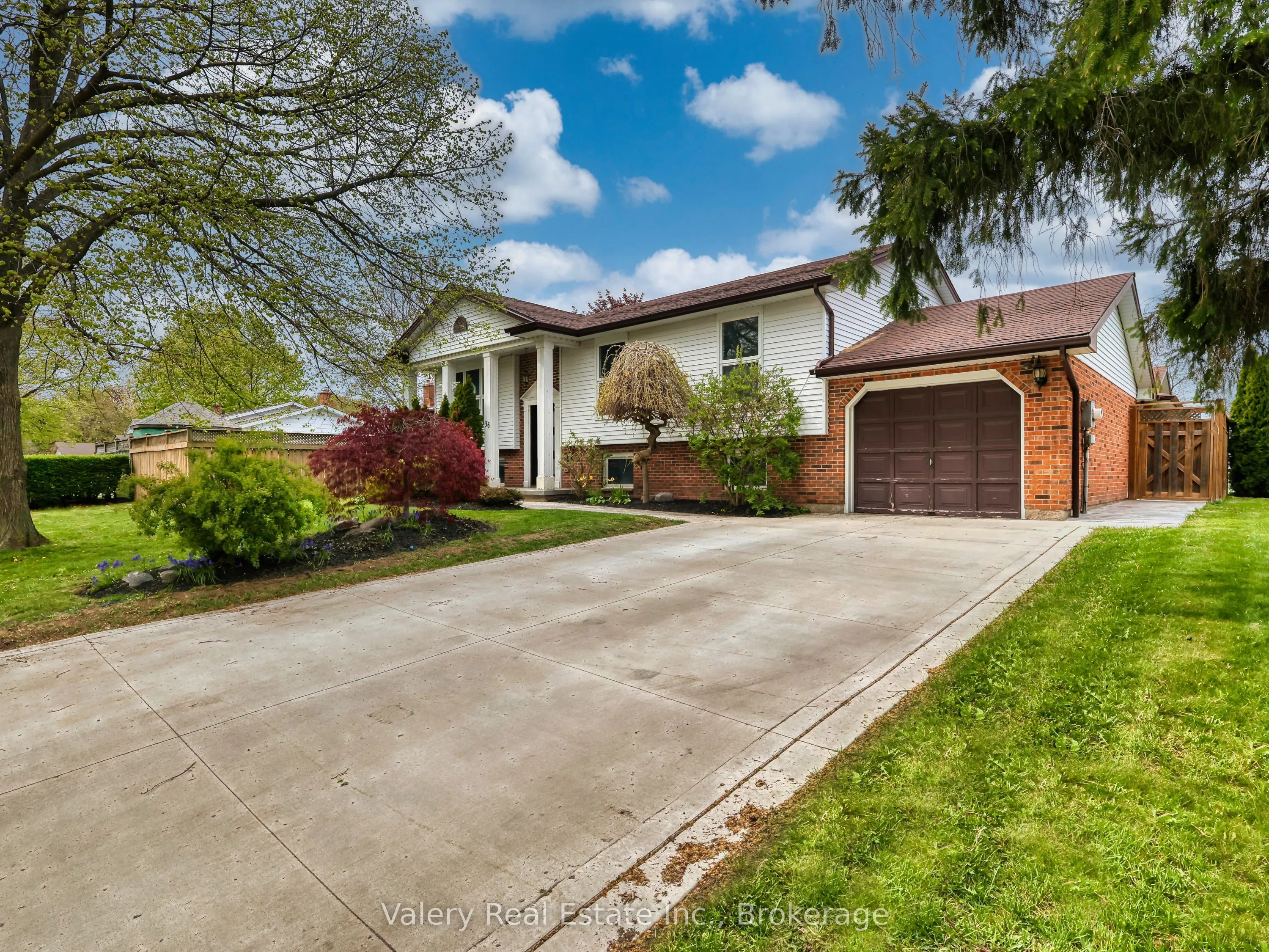 Detached Home For Sale | X13738046