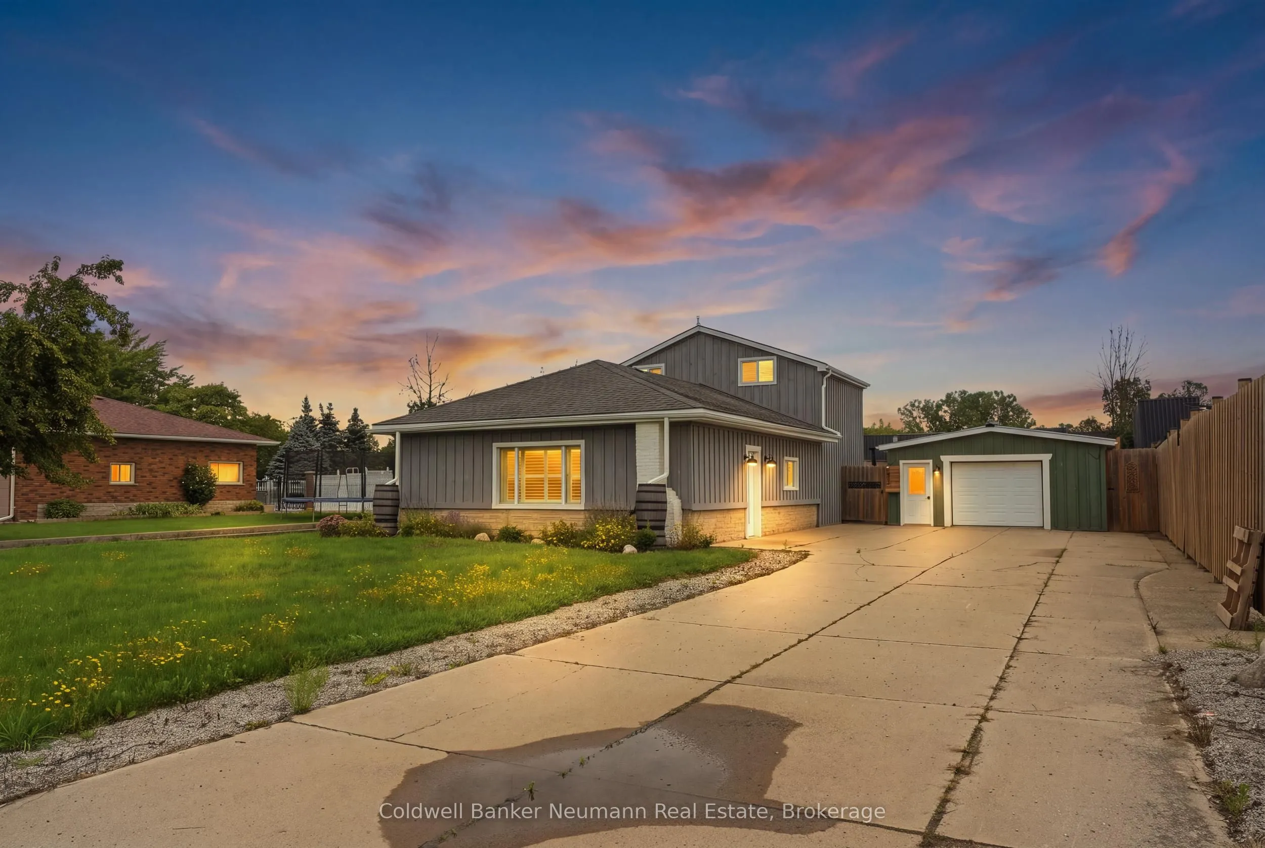 Detached Home For Lease | X13738320