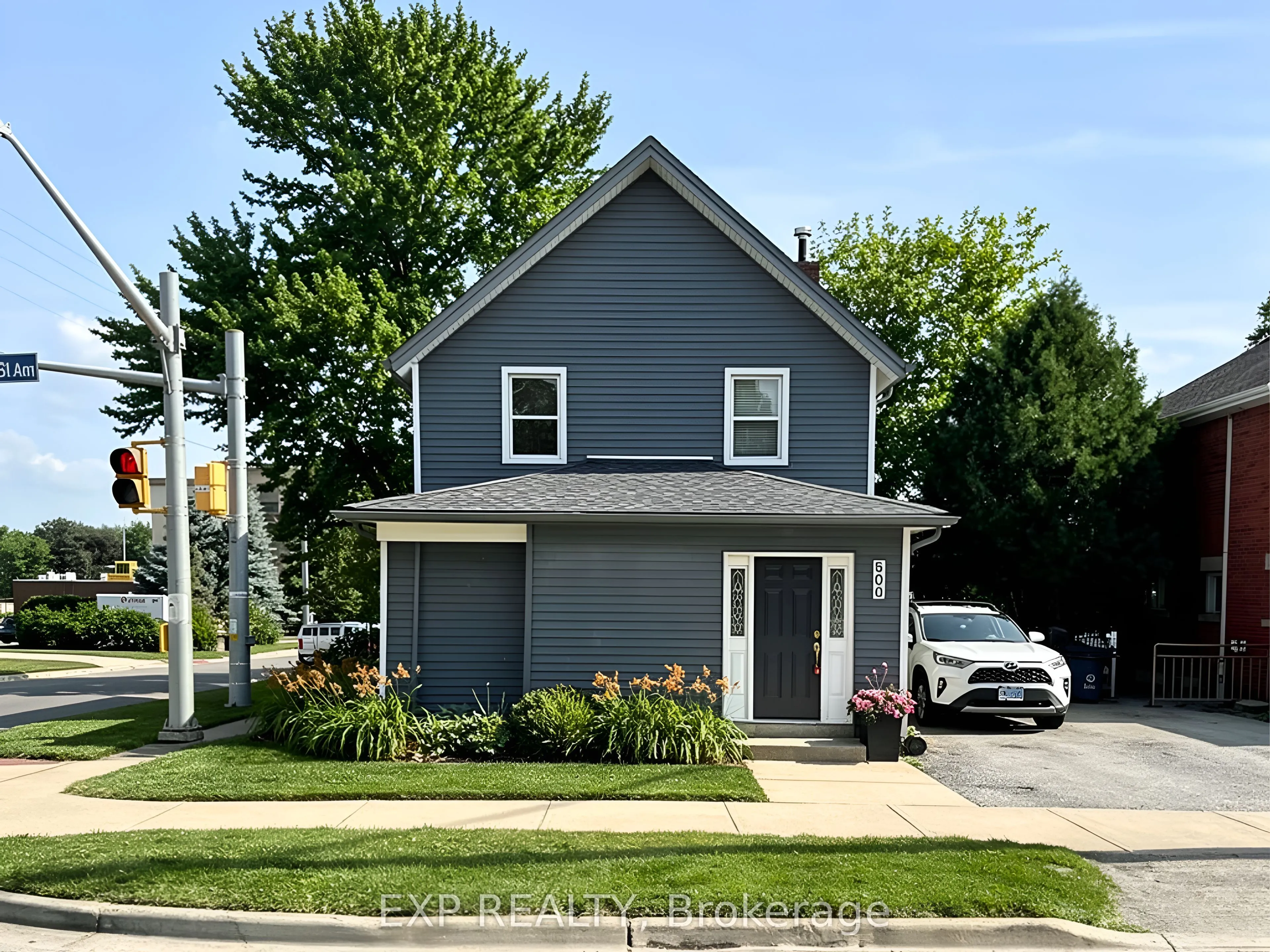 Detached Home For Lease | X13738476