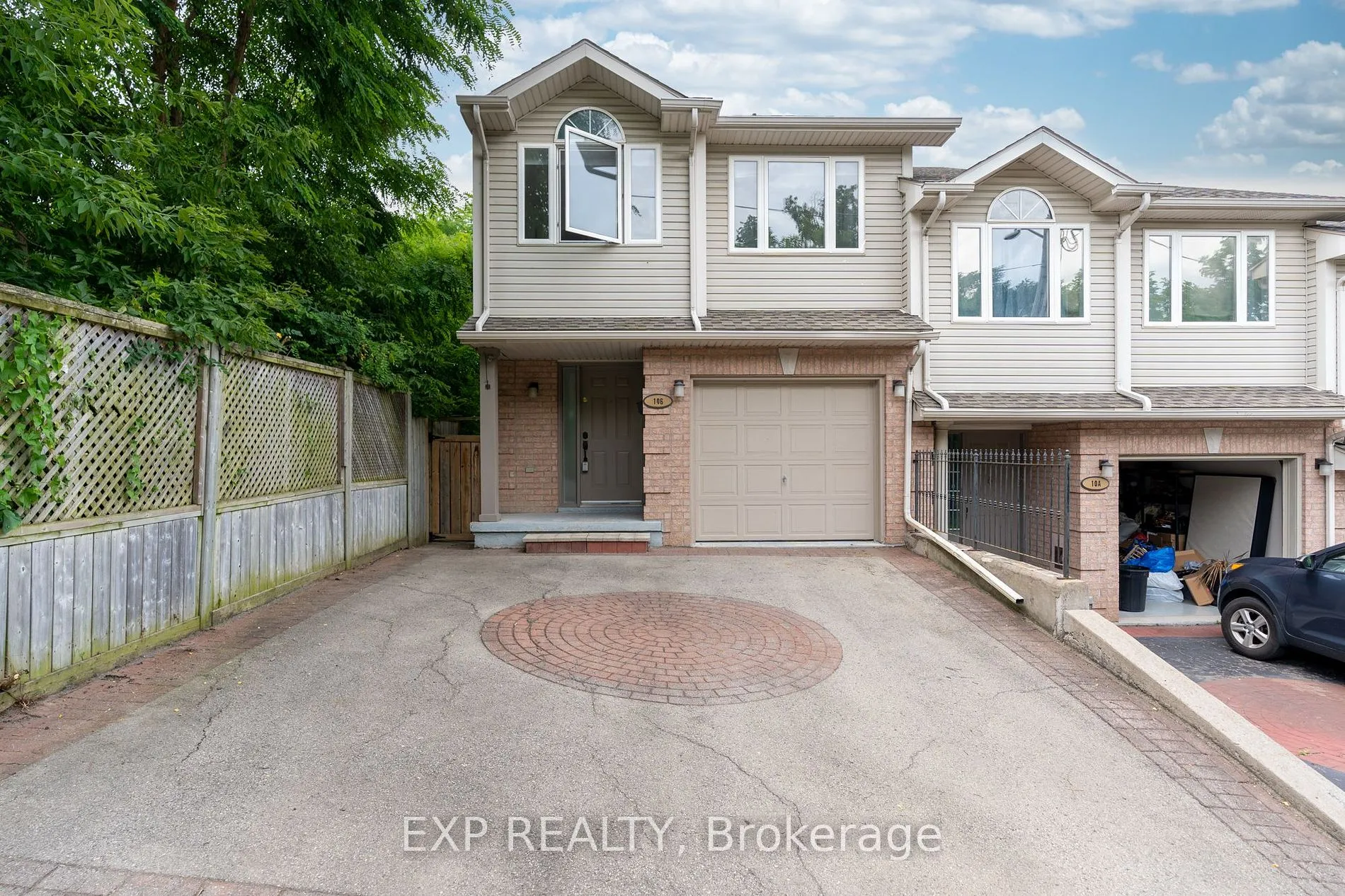 Condo Townhouse For Sale | X8243116