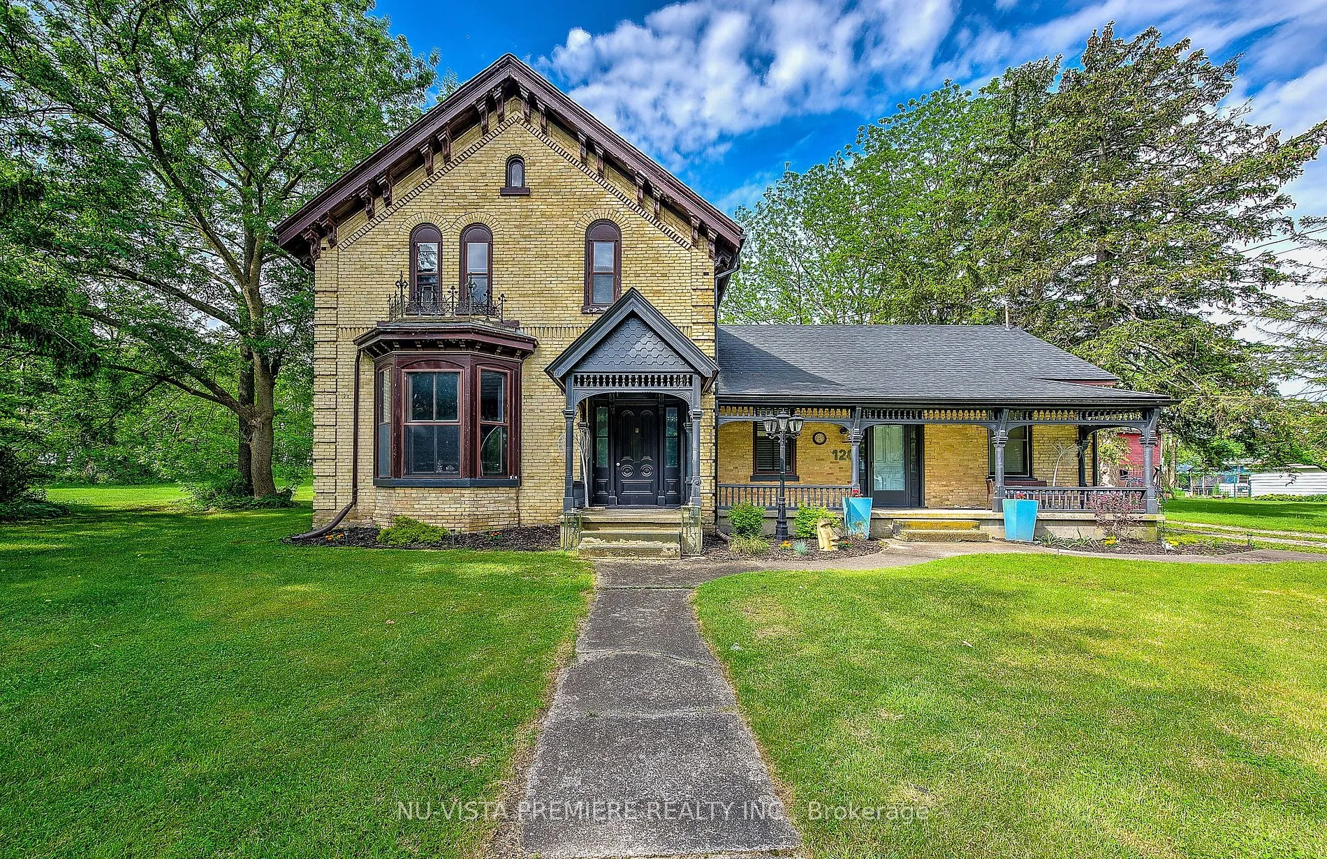 Detached Home For Sale | X8370594
