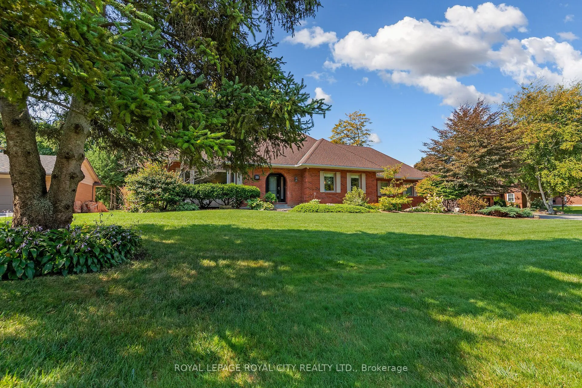 Detached Home For Sale | X9300398