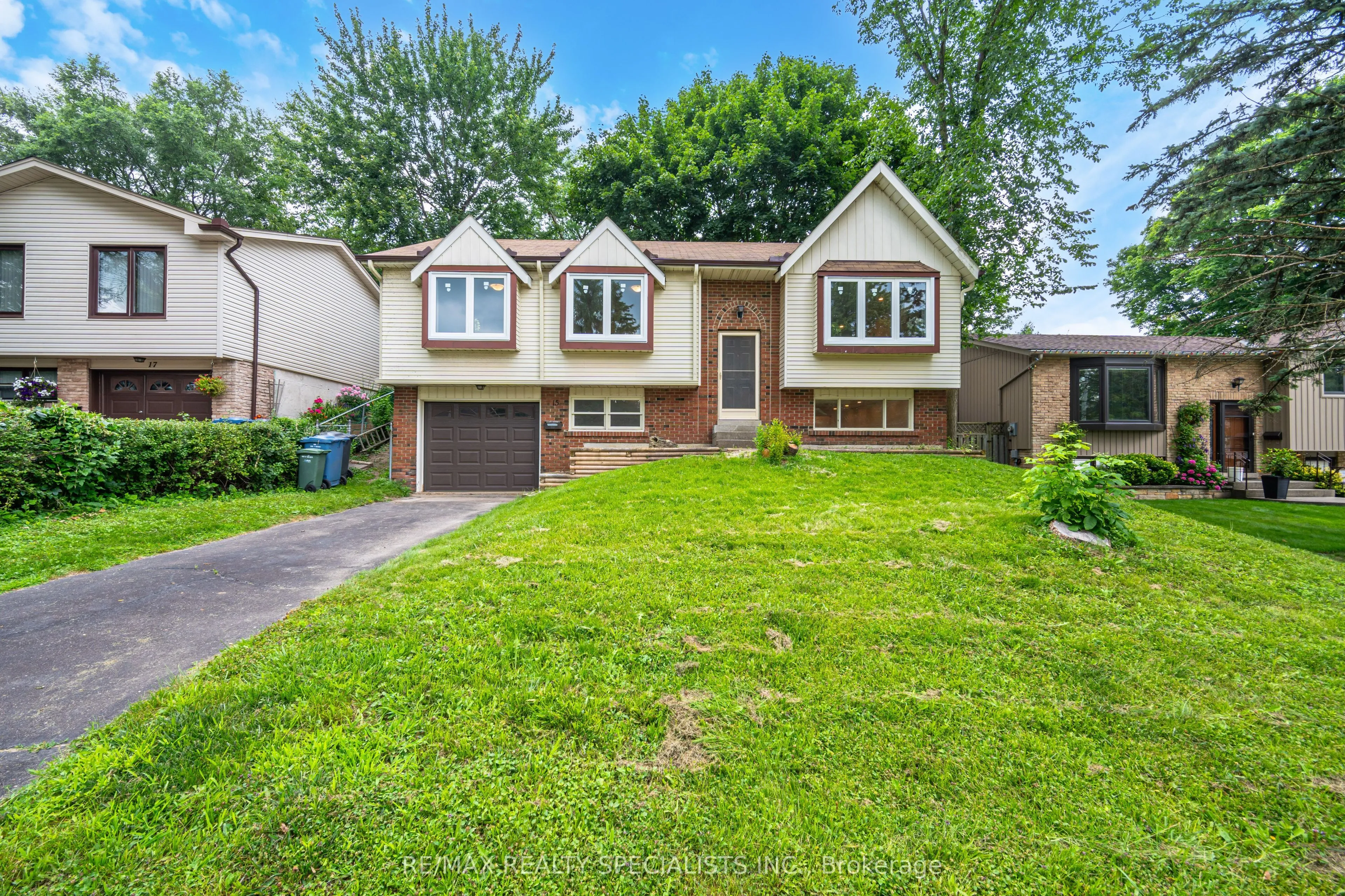 Detached Home For Sale | X9359036
