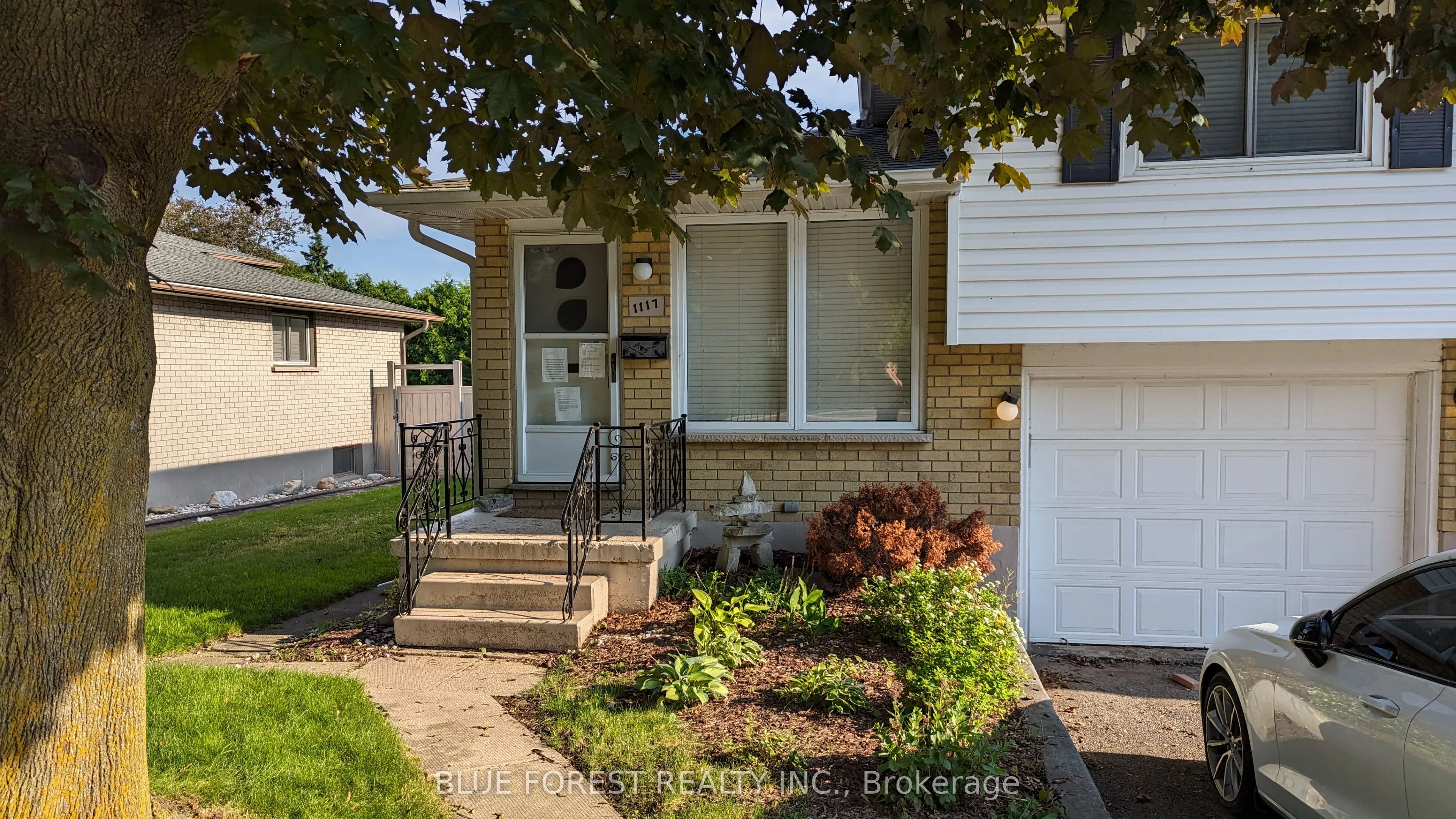 Detached Home For Sale | X9376496