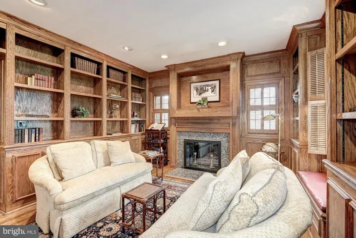 937 Bellview Rd, Mclean, Virginia 22102