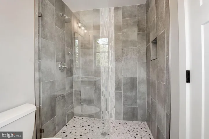 920 Circle Dr Se, Vienna, Virginia 22180