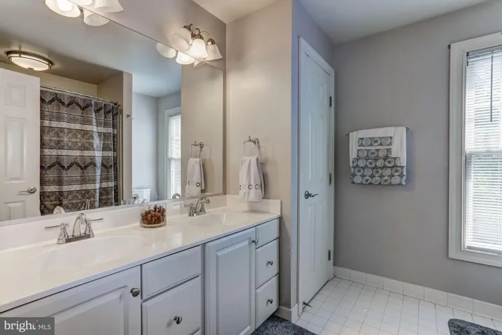 6322 John Charles Lndg, Centreville, Virginia 20121