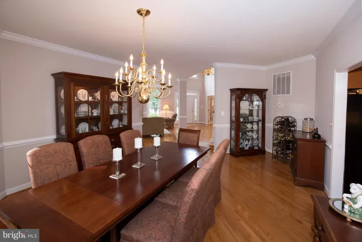 10223 Woodvale Pond Dr, Fairfax Station, Virginia 22039
