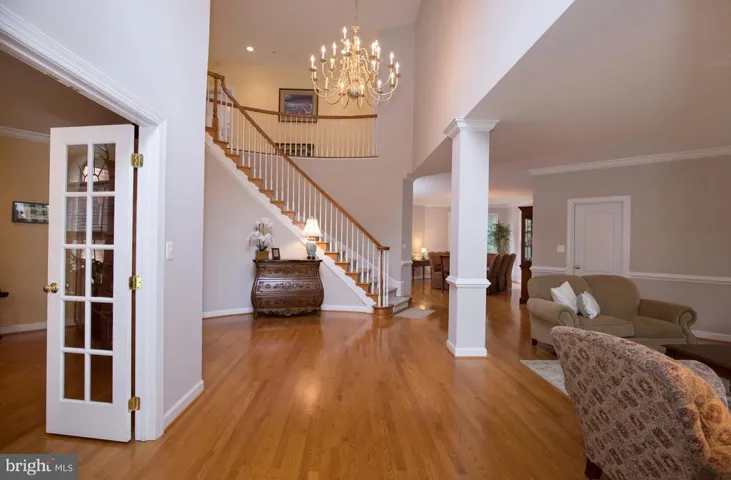10223 Woodvale Pond Dr, Fairfax Station, Virginia 22039