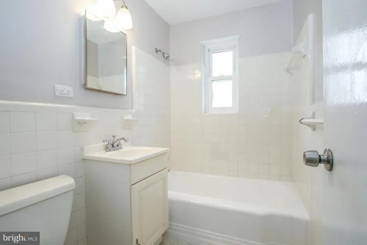 6188 Greenwood Dr #101, Falls Church, Virginia 22044