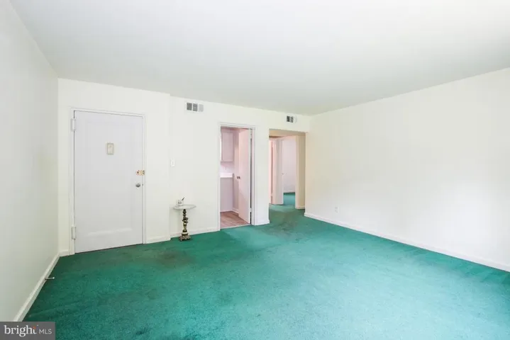 6188 Greenwood Dr #101, Falls Church, Virginia 22044