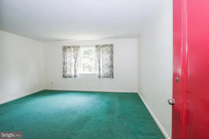 6188 Greenwood Dr #101, Falls Church, Virginia 22044