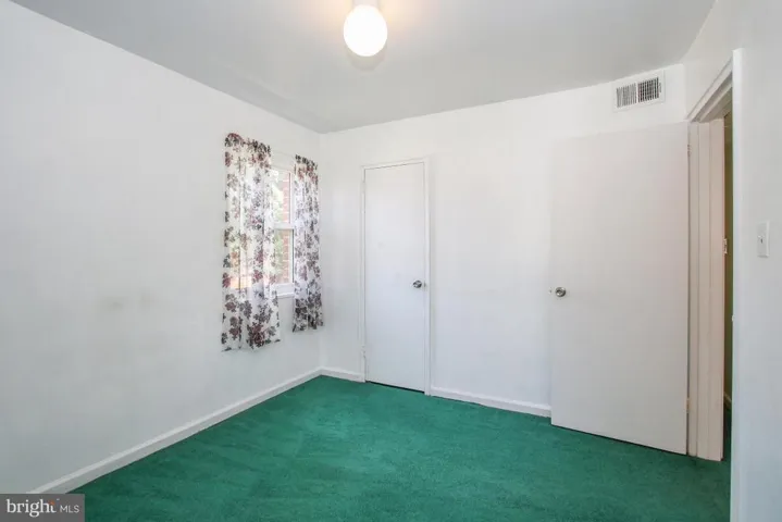 6188 Greenwood Dr #101, Falls Church, Virginia 22044