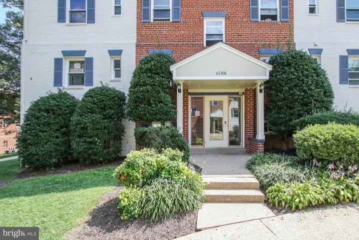6188 Greenwood Dr #101, Falls Church, Virginia 22044
