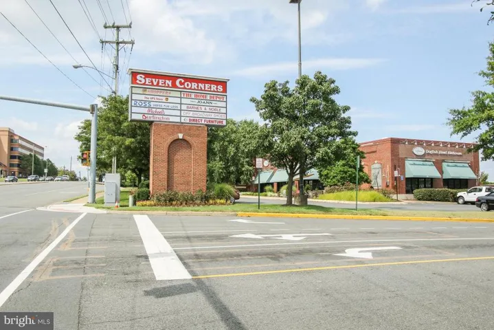 6188 Greenwood Dr #101, Falls Church, Virginia 22044