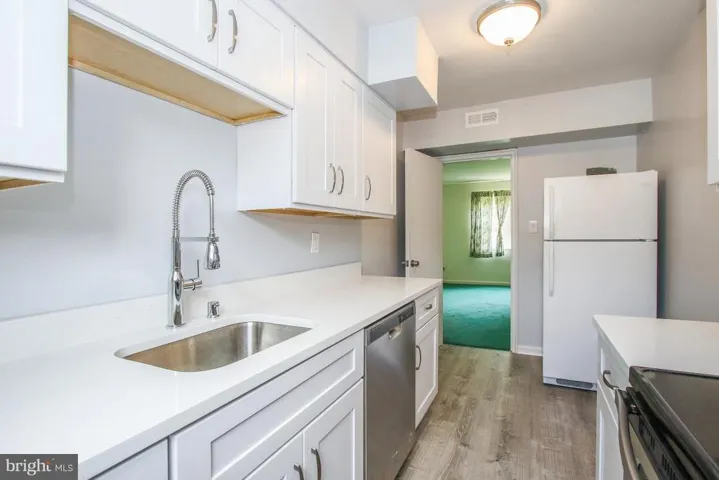 6188 Greenwood Dr #101, Falls Church, Virginia 22044