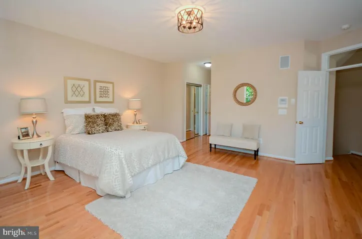 8921 Garden Stone Ln, Fairfax, Virginia 22031