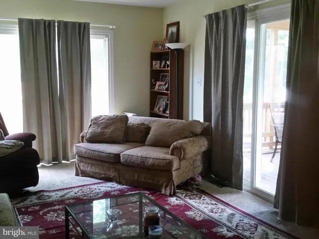 1712 Azalea Ln, Woodbridge, Virginia 22191