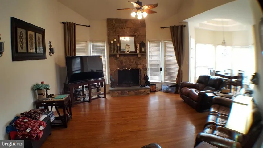 8163 Snead Loop, Gainesville, Virginia 20155
