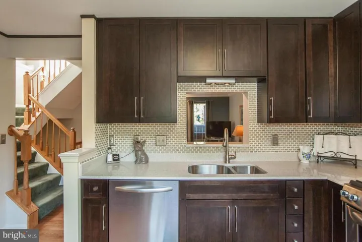 925 Rolfe Pl, Alexandria, Virginia 22314