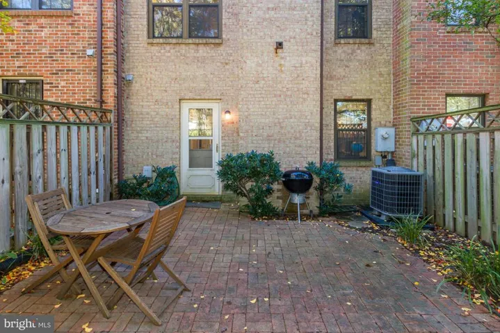 5403 Wycklow Ct, Alexandria, Virginia 22304