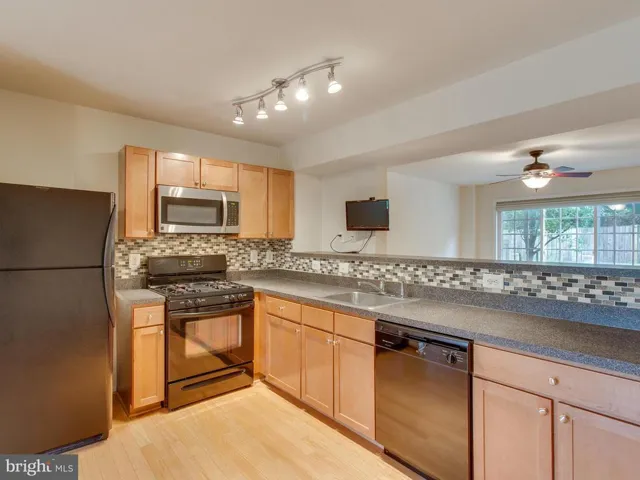 1655 Van Dorn St N #a, Alexandria, Virginia 22304