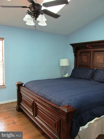 142 Edinburgh Sq, Sterling, Virginia 20164
