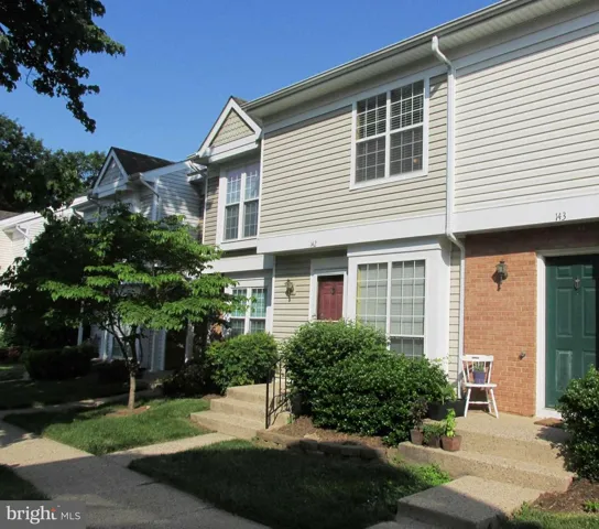 142 Edinburgh Sq, Sterling, Virginia 20164