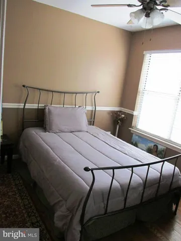 142 Edinburgh Sq, Sterling, Virginia 20164