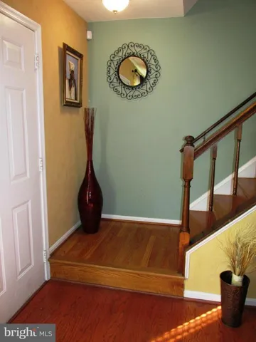 142 Edinburgh Sq, Sterling, Virginia 20164