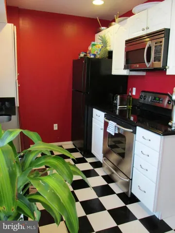 142 Edinburgh Sq, Sterling, Virginia 20164