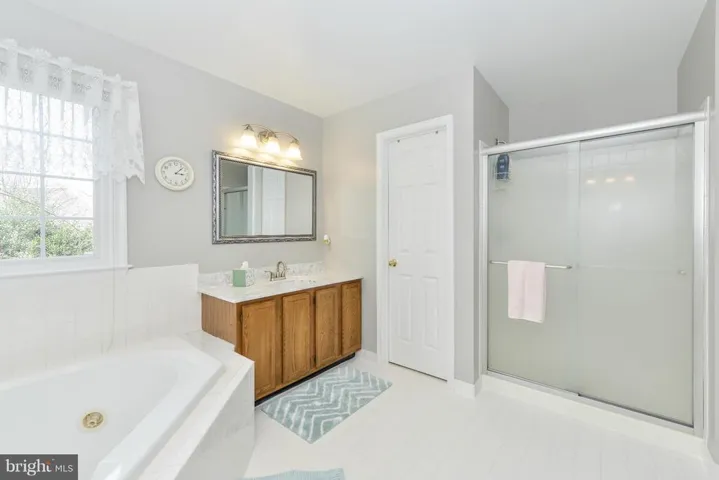 46594 Kingschase Ct, Sterling, Virginia 20165