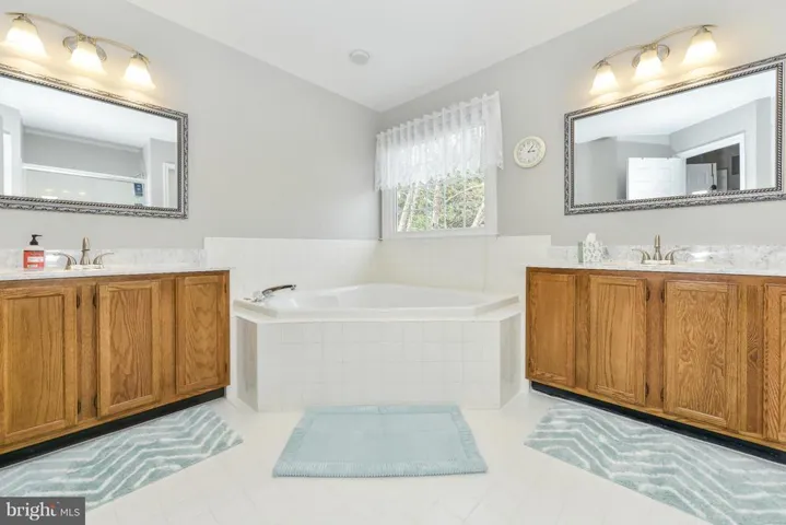 46594 Kingschase Ct, Sterling, Virginia 20165