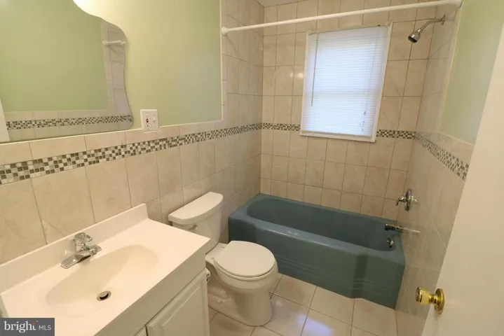 8328 Hilltop Ave, Vienna, Virginia 22182