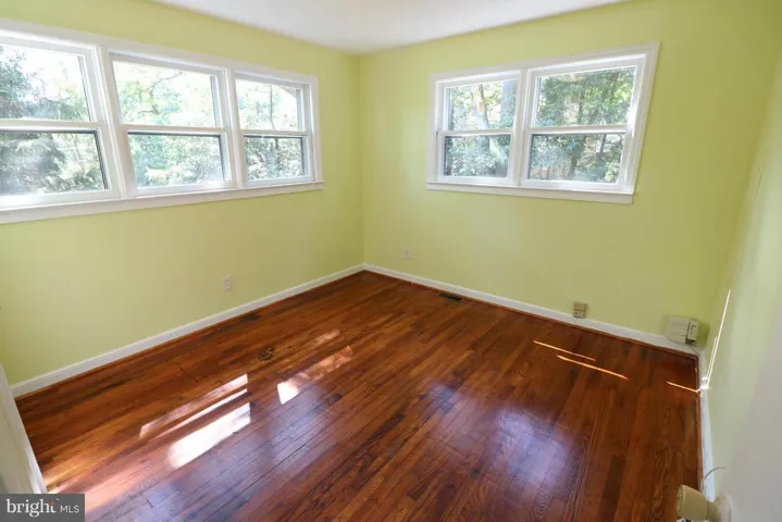 8328 Hilltop Ave, Vienna, Virginia 22182