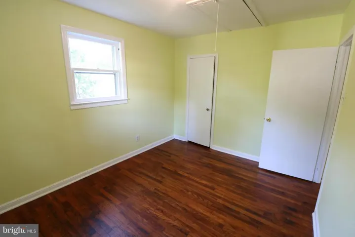 8328 Hilltop Ave, Vienna, Virginia 22182