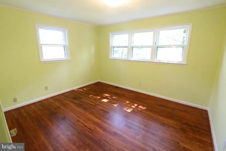 8328 Hilltop Ave, Vienna, Virginia 22182