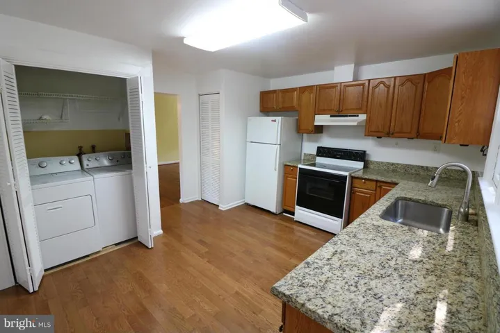 8328 Hilltop Ave, Vienna, Virginia 22182